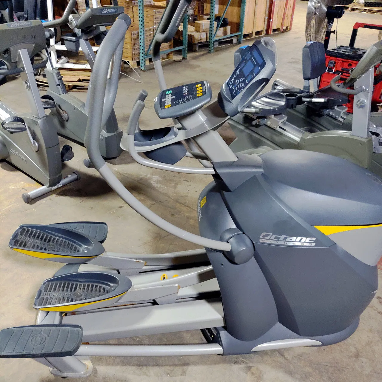 Octane Elliptical Pro 350l